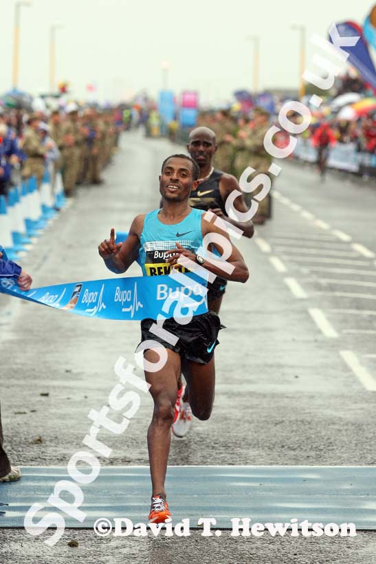Kenenisa Bekele wins the BUPA Great North Run.
